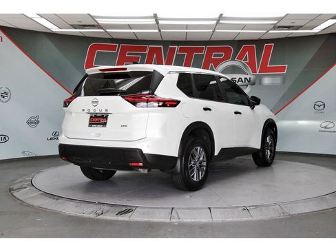 Certified 2024 Nissan Rogue S image 5