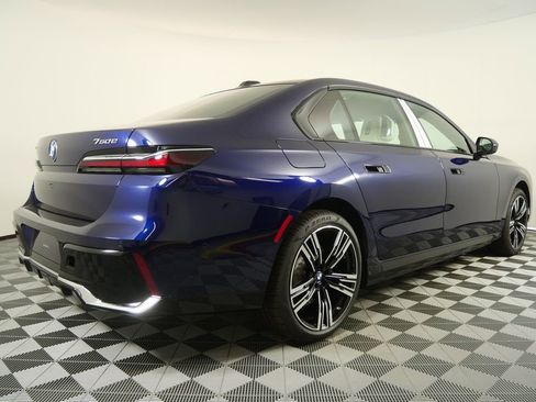 Used 2026 BMW 750e xDrive w/ Executive Package image 3