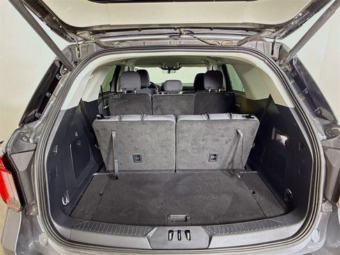Used 2025 Ford Explorer Active image 26