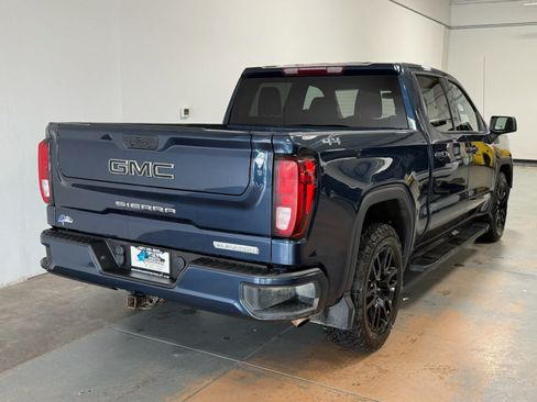 Used 2022 GMC Sierra 1500 Elevation w/ LPO, Elevation Black Package AWD/4WD image 7