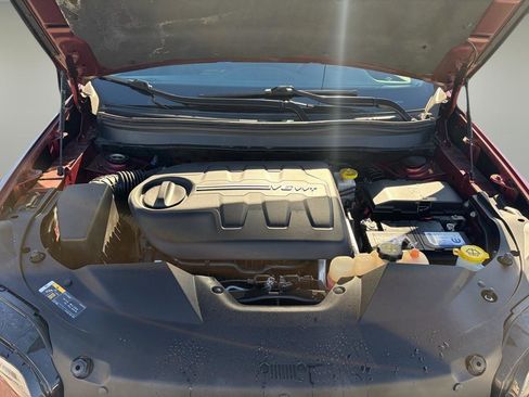 Used 2019 Jeep Cherokee Limited image 28