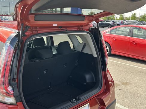 Used 2024 Kia Soul LX w/ Option Group 015 FWD image 10