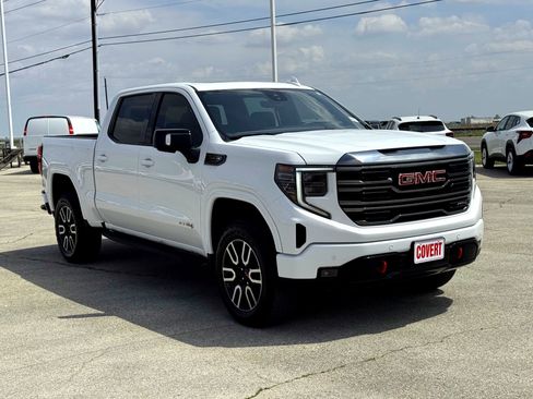 Used 2024 GMC Sierra 1500 AT4 w/ Technology Package image 5