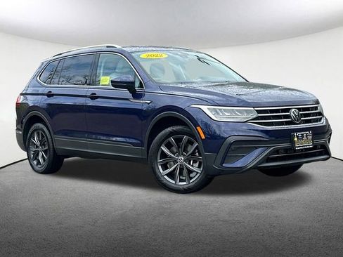 Used 2022 Volkswagen Tiguan SE FWD image 2