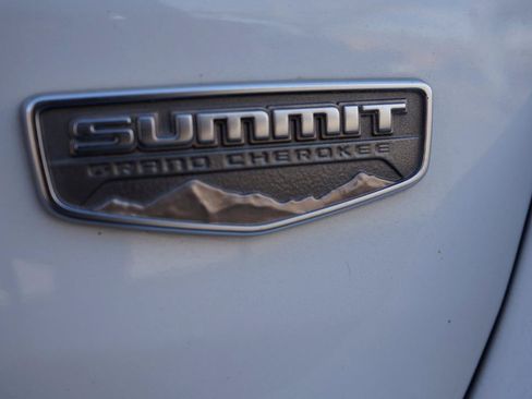 Used 2020 Jeep Grand Cherokee Summit w/ Platinum Series Group RWD image 27