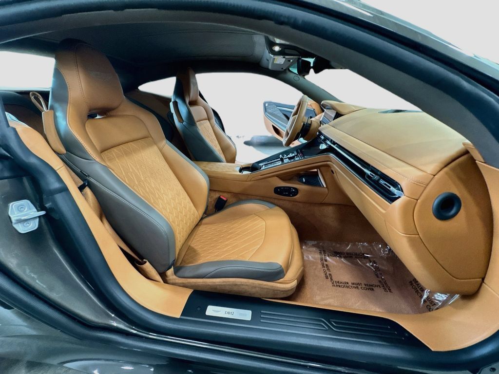 Used 2024 Aston Martin DB12 Coupe RWD image 33