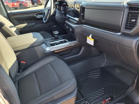 New 2026 Chevrolet Silverado 1500 LT Trail Boss w/ Convenience Package II AWD/4WD image 9