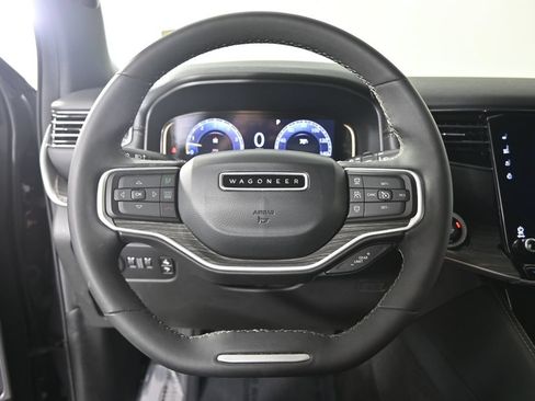 Used 2022 Jeep Wagoneer Series II AWD/4WD image 33