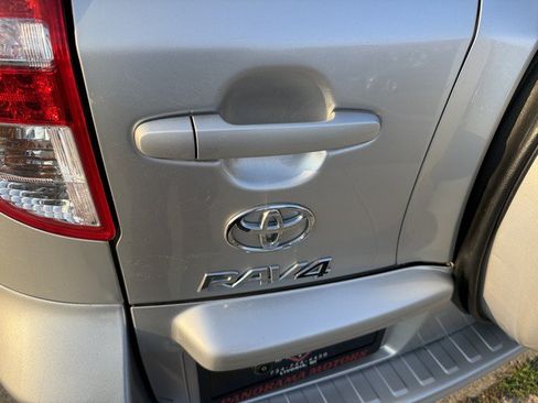 Used 2012 Toyota RAV4 4WD w/ Value Pkg image 39