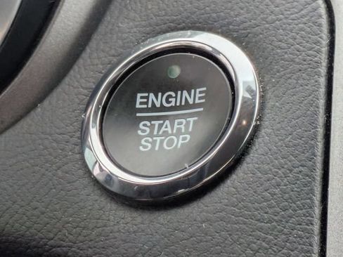 Used 2020 Ford Fusion SE FWD image 16