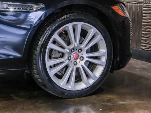 Used 2020 Jaguar XF Prestige image 51