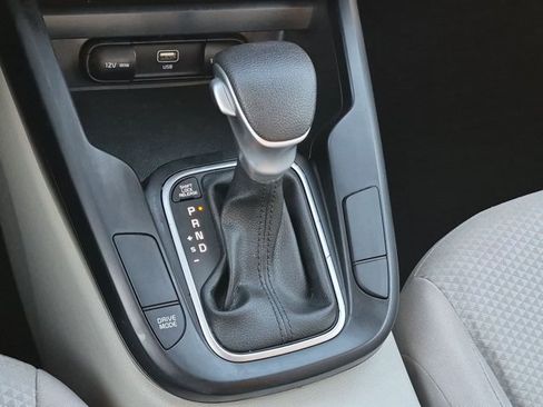 Used 2025 Kia Soul LX FWD image 12