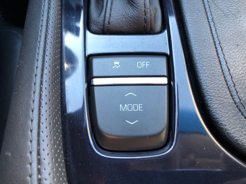 Used 2018 Cadillac CTS Luxury image 25