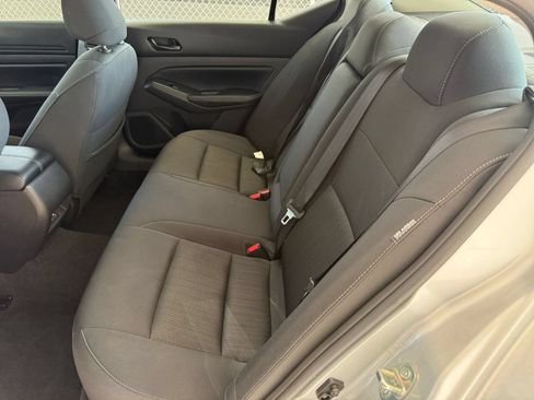 Used 2025 Nissan Altima 2.5 SV FWD image 25