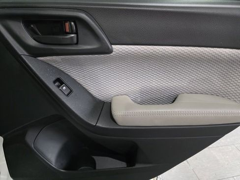 Used 2018 Subaru Forester 2.5i Premium image 12