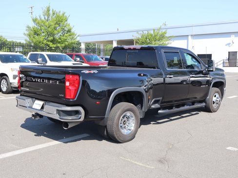 Used 2020 Chevrolet Silverado 3500 LTZ w/ LTZ Plus Package AWD/4WD image 23