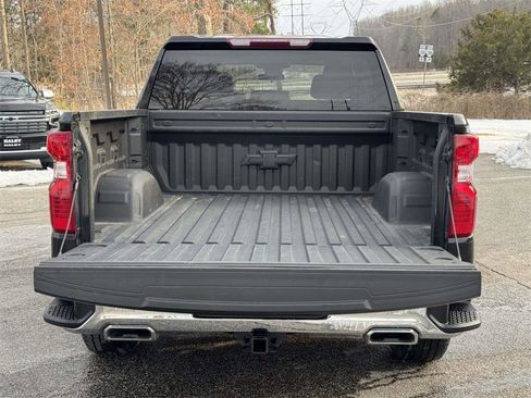 Used 2022 Chevrolet Silverado 1500 LT w/ Z71 Off-Road Package image 15