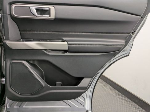 Used 2022 Ford Explorer XLT w/ Class IV Trailer Tow Package image 24