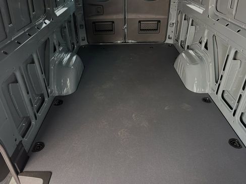 Used 2024 Mercedes-Benz Sprinter 2500 image 14