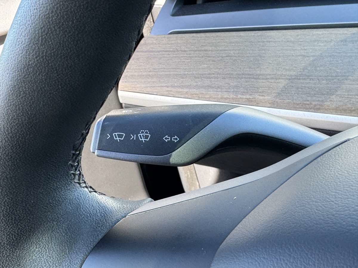 Used 2023 Tesla Model 3 Standard Range RWD image 29