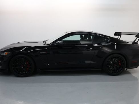 Used 2019 Ford Mustang Shelby GT350R w/ GT350R Equipment Group 920A RWD image 62