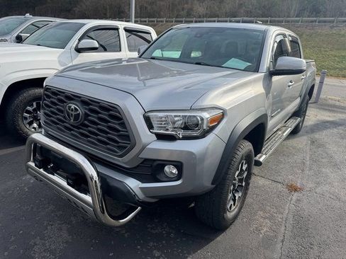 Used 2021 Toyota Tacoma TRD Off-Road image 3