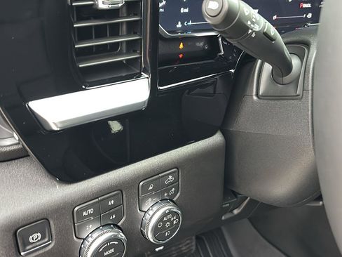 New 2026 GMC Sierra 2500 SLT w/ SLT Premium Package image 24