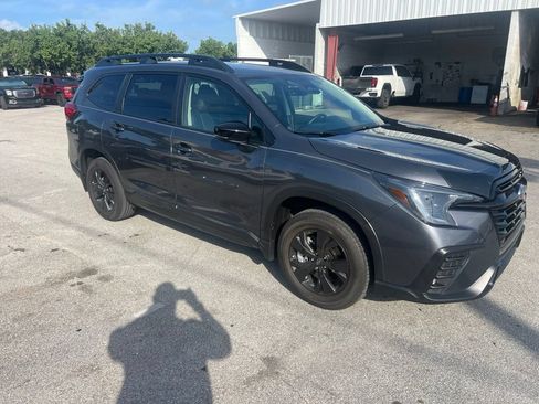 Used 2026 Subaru Ascent Premium AWD/4WD image 2