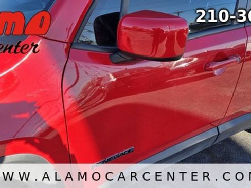 Used 2015 Jeep Renegade Latitude FWD image 10