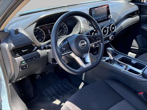 Used 2025 Nissan Sentra SV FWD image 17