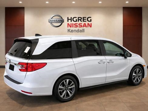 Used 2023 Honda Odyssey EX-L image 2
