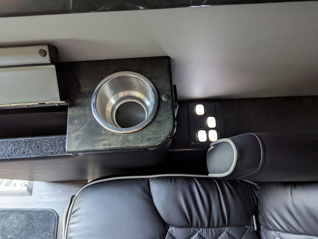 Used 2017 Mercedes-Benz Sprinter 2500 image 40