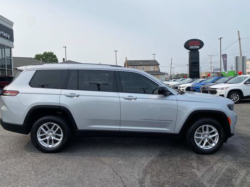 Used 2023 Jeep Grand Cherokee L Laredo image 7