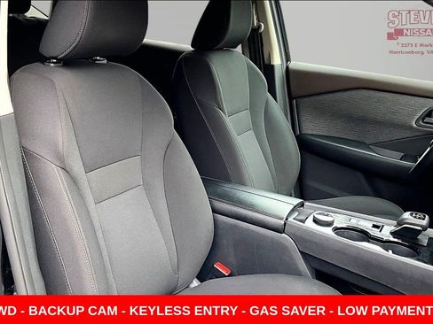 Used 2023 Nissan Rogue S image 27