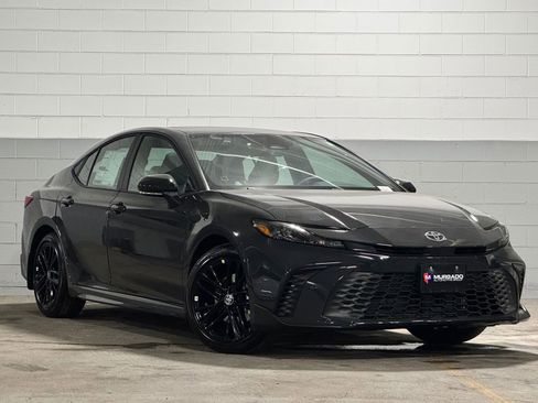 New 2026 Toyota Camry SE FWD image 1