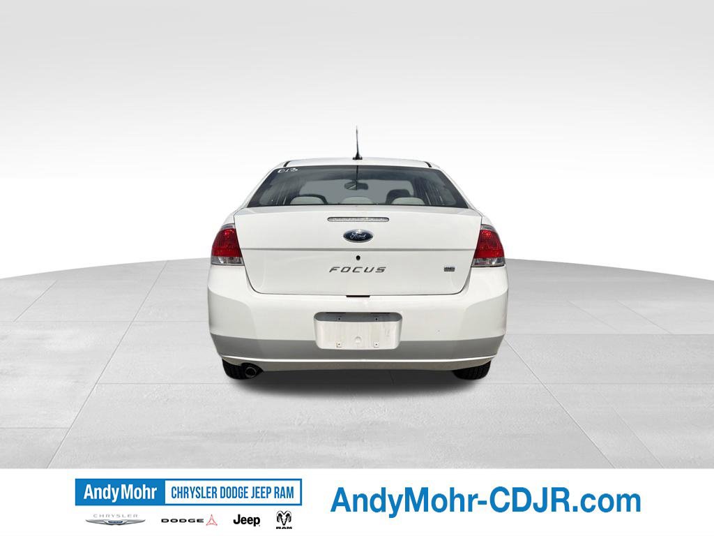 Used 2009 Ford Focus SE FWD image 4