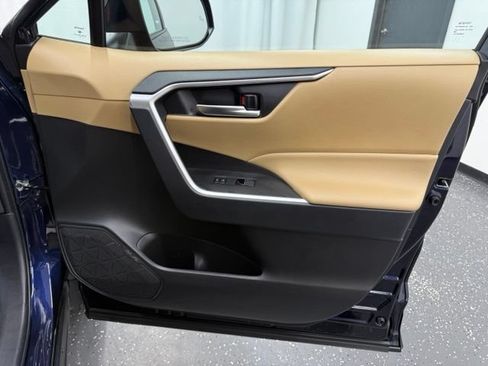Certified 2025 Toyota RAV4 XLE AWD/4WD image 8