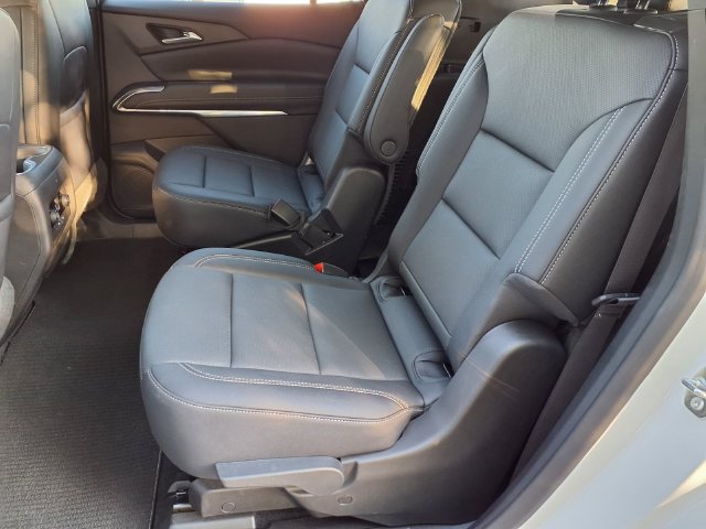 Used 2026 Chevrolet Traverse LT FWD image 10