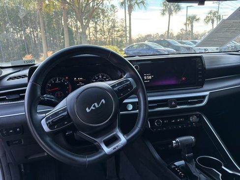 Used 2023 Kia K5 GT-Line image 9