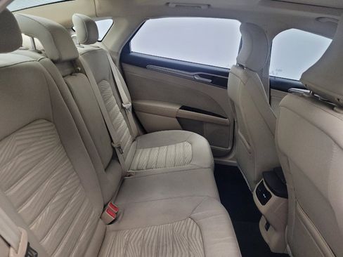 Used 2016 Ford Fusion SE FWD image 19