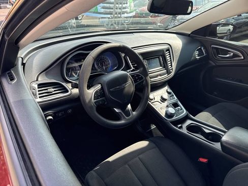Used 2016 Chrysler 200 Limited image 7