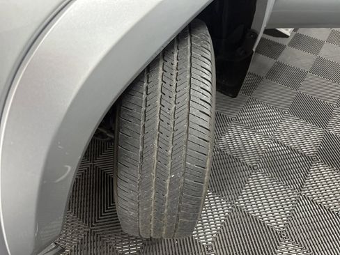 Used 2022 Toyota Tacoma Limited image 38