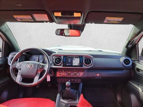 Used 2019 Toyota Tacoma TRD Sport AWD/4WD image 17