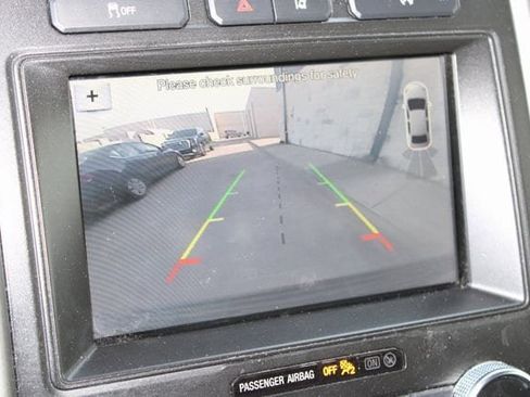 Used 2018 Ford Expedition XLT w/ Equipment Group 202A image 8