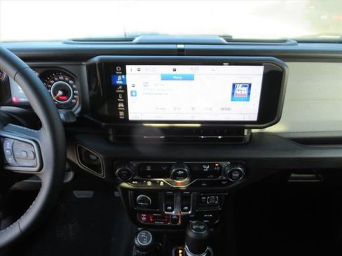 Certified 2025 Jeep Wrangler Willys image 18