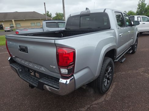 Certified 2023 Toyota Tacoma SR5 AWD/4WD image 3