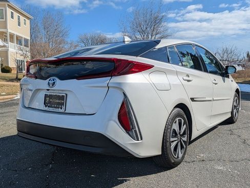 Used 2018 Toyota Prius Prime Premium image 5