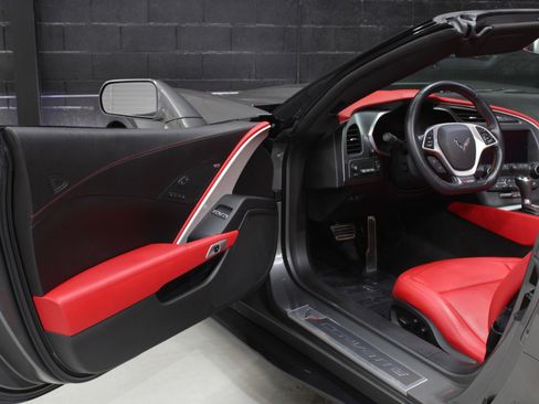 Used 2015 Chevrolet Corvette Z06 w/ Z07 Performance Package RWD image 33