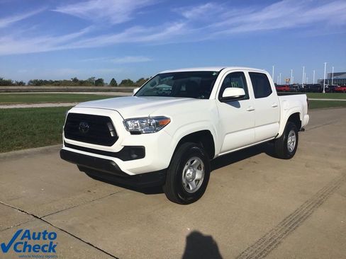 Used 2022 Toyota Tacoma SR image 9