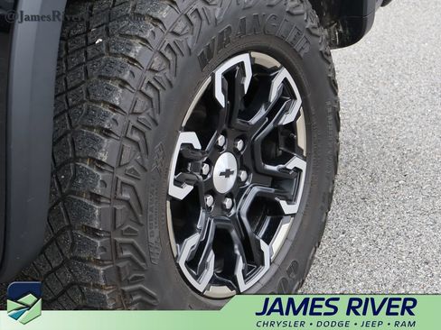 Used 2023 Chevrolet Silverado 1500 ZR2 w/ Technology Package AWD/4WD image 39